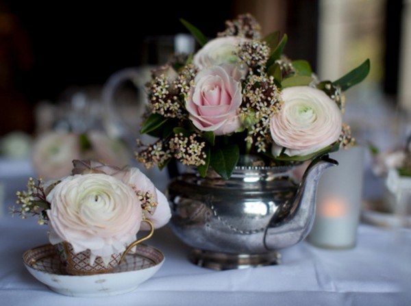 Get Knotted Flowers Table Centrepieces